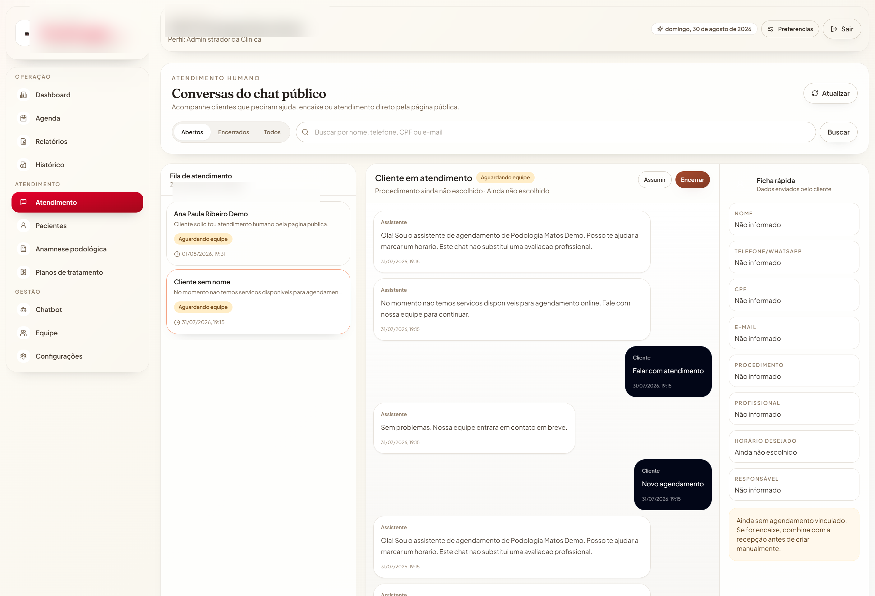 Atendimento por chat com fila, conversa e ficha rápida do cliente
